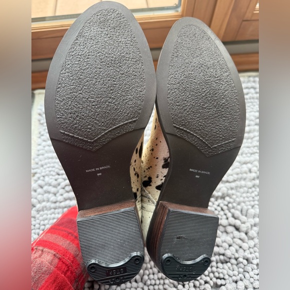 Matisse NWOT calf fur, white and dark brown. Made in Brazil 9M. In box. - Picture 8 of 15